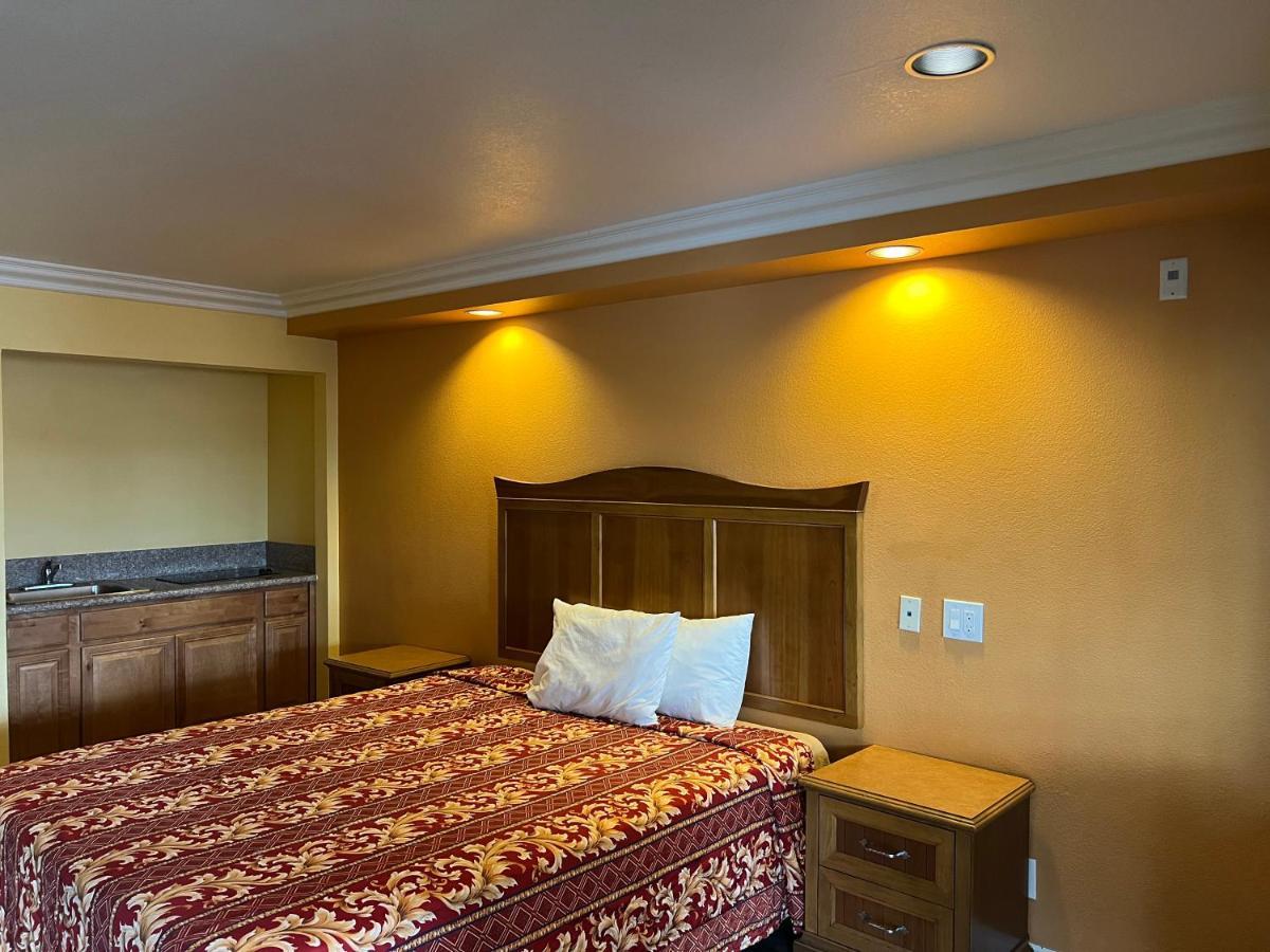 Industry Inn & Suites La Puente Buitenkant foto