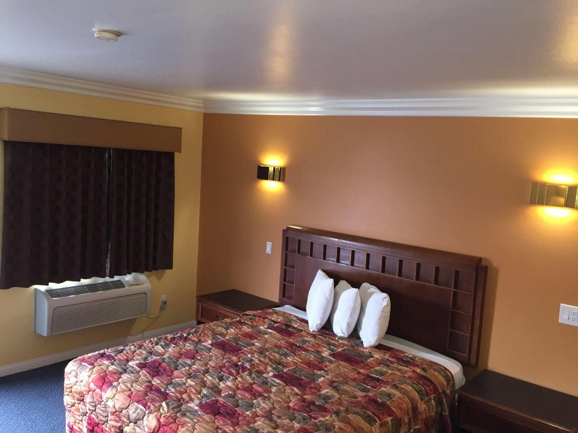 Industry Inn & Suites La Puente Buitenkant foto